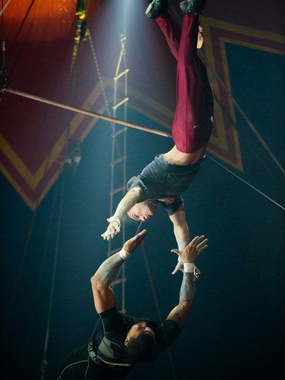 Flying trapeze Heroes на свадьбу от Show Obertaeva 2