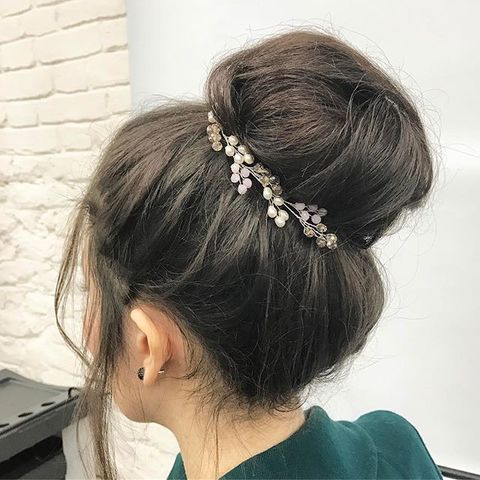 Высокие / Собранные, С аксессуарами / Цветами / Фатой, Пучок от Свадебный стилист Yanabeautym 1