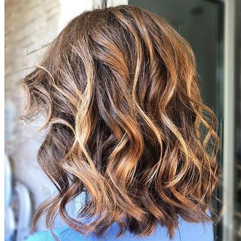 Распущенные, Волны, Локоны / Локоны на один бок от Свадебный стилист Yanabeautym 1