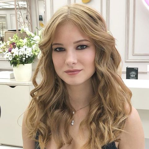 Распущенные, Локоны / Локоны на один бок от Свадебный стилист Yanabeautym 1