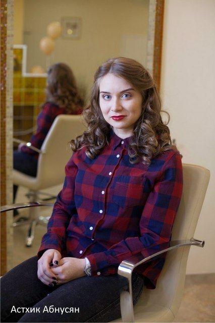 В греческом стиле, Распущенные, Локоны / Локоны на один бок от Свадебный стилист-визажист Астхик Абнусян 1
