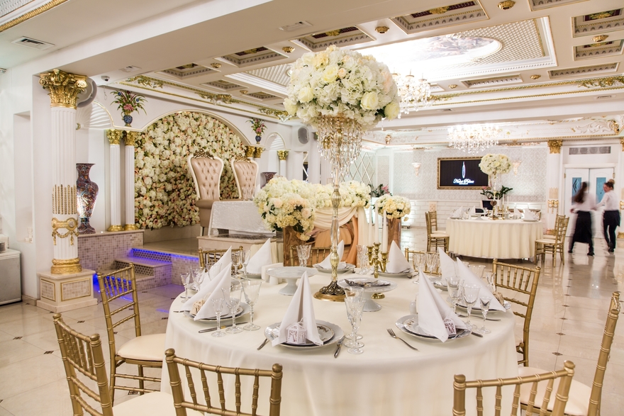 Классика в Ресторан / Банкетный зал от Студия декора и флористики Mazurdecor 1