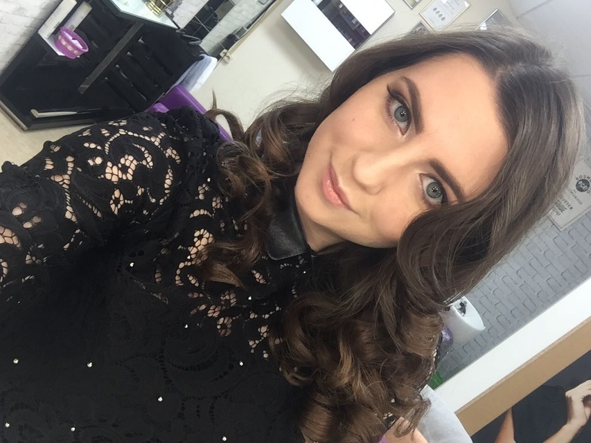 Распущенные, Локоны / Локоны на один бок от Свадебные стилисты ANLY-BEAUTY 1