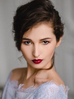 Высокие / Собранные, Пучок, С аксессуарами / Цветами / Фатой от Свадебный стилист Аманова Ольга 1