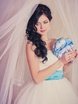 Высокие / Собранные, С аксессуарами / Цветами / Фатой, Локоны / Локоны на один бок от Свадебный стилист-визажист Кудрявцева Мария 1