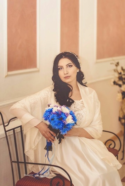 С аксессуарами / Цветами / Фатой, Распущенные, Локоны / Локоны на один бок от Свадебные стилисты ANLY-BEAUTY 1