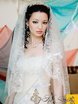 С аксессуарами / Цветами / Фатой, Локоны / Локоны на один бок от Свадебный стиль от Елены Катасоновой 1