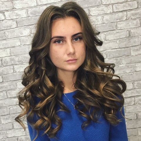 Распущенные, Локоны / Локоны на один бок от Свадебный стилист Кристина Тюпаева 1