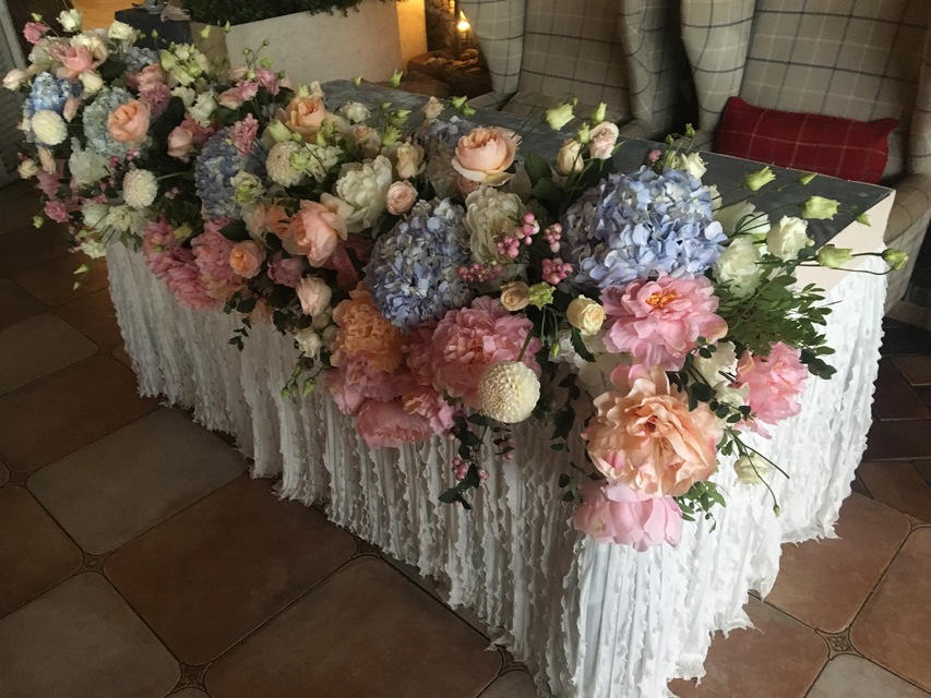 Президиум / Стол молодоженов в Классика от Студия декора Gogelia-Decor 1