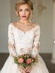 С аксессуарами / Цветами / Фатой, Пучок, С плетением от Свадебный стилист Зульфия Катаева 3