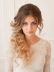 С аксессуарами / Цветами / Фатой, Локоны / Локоны на один бок от Nadya Nezhinka Beauty Studio 2