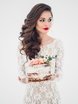 С аксессуарами / Цветами / Фатой, Локоны / Локоны на один бок от Nadya Nezhinka Beauty Studio 4