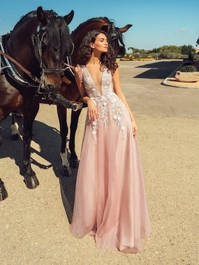 Свадебное платье Alessandra. Силуэт А-силуэт. Цвет Белый / Молочный, оттенки Розового. Вид 1