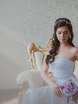 С аксессуарами / Цветами / Фатой, Локоны / Локоны на один бок от Свадебный стилист Ольга Силаева 2