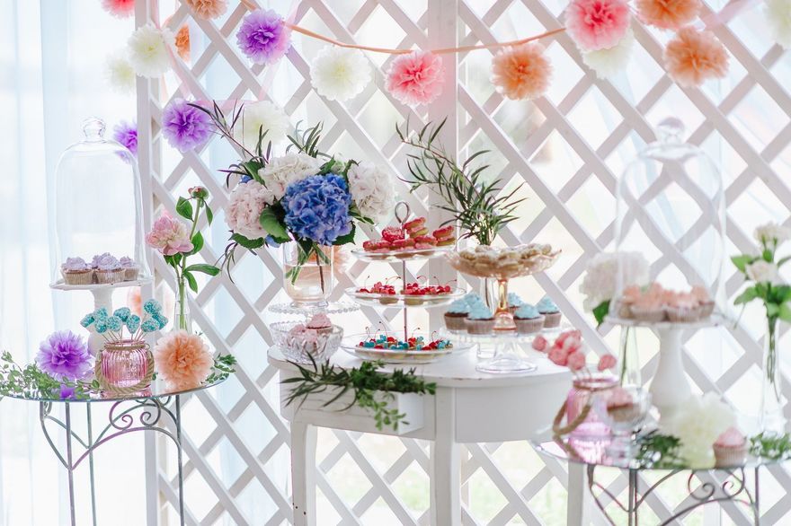 Сладкий / Фуршетный стол в Шебби шик, Модерн от Студия декора Magicweddings 1
