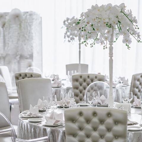 Столы и стулья гостей / Банкет в Классика от Студия декора Magicweddings 1