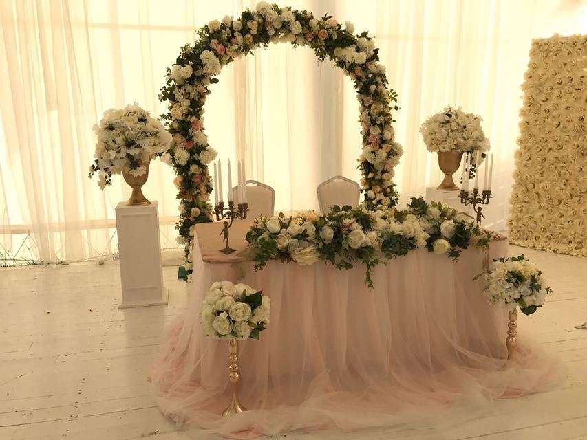 Президиум / Стол молодоженов в Шебби шик от Свадебное агентство WeddingQueenLove 1