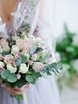 С аксессуарами / Цветами / Фатой, Распущенные, Волны, Локоны / Локоны на один бок от Свадебный стилист Красовицкая Елена 9