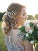 С аксессуарами / Цветами / Фатой, Распущенные, С плетением, Волны, Локоны / Локоны на один бок от Nadya Nezhinka Beauty Studio 4