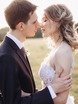 С аксессуарами / Цветами / Фатой, Распущенные, С плетением, Волны, Локоны / Локоны на один бок от Nadya Nezhinka Beauty Studio 5