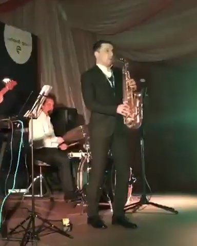 Сергей Новоселов на свадьбу 1