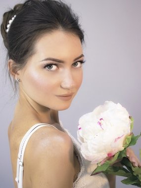 Высокие / Собранные, С аксессуарами / Цветами / Фатой от MakeUp and hairstyle by Saney 1