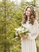 С аксессуарами / Цветами / Фатой, В греческом стиле, Распущенные, Пучок, Коса / Коса-пучок, Локоны / Локоны на один бок от Свадебный стилист Елена Глаголева 2