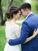 С аксессуарами / Цветами / Фатой, В греческом стиле, Распущенные, Пучок, Коса / Коса-пучок, Локоны / Локоны на один бок от Свадебный стилист Елена Глаголева 6