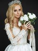 С аксессуарами / Цветами / Фатой, Распущенные, Волны, Локоны / Локоны на один бок от Свадебный стилист и визажист Ольга Фирсова 1