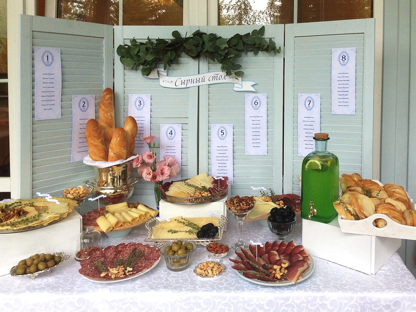 Столы и стулья гостей / Банкет в Рустик от Epital Wedding 1