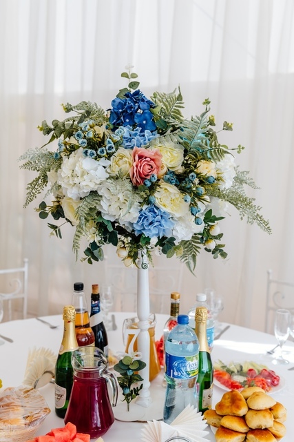 Столы и стулья гостей / Банкет в Классика, Весенняя / Летняя от MWedding 1