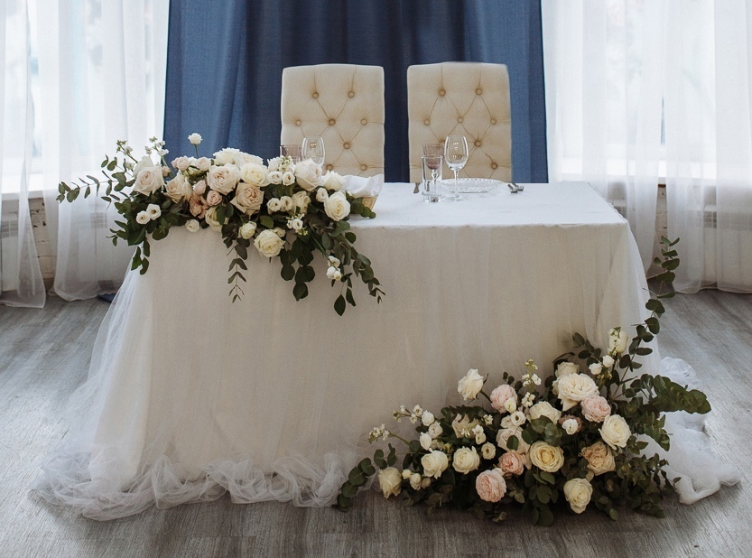 Президиум / Стол молодоженов в Классика от MWedding 1