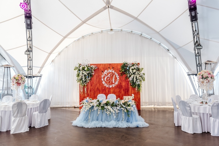 Президиум / Стол молодоженов в Рустик от MWedding 1