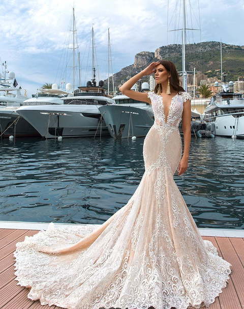 Свадебное платье Marchesa. Силуэт Рыбка. Цвет Айвори / Капучино, Белый / Молочный. Вид 1