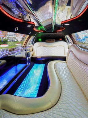 Линкольн Таун кар Белая леди до 11 чел., 2014 г. от Limo City 2